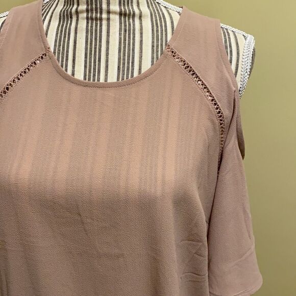 MONTEAU Women’s Cold Shoulder shirt - Picture 2 of 8